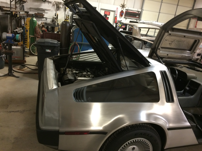 Illustration for article titled Get Inside This Awesomely Quirky Delorean DMC-12